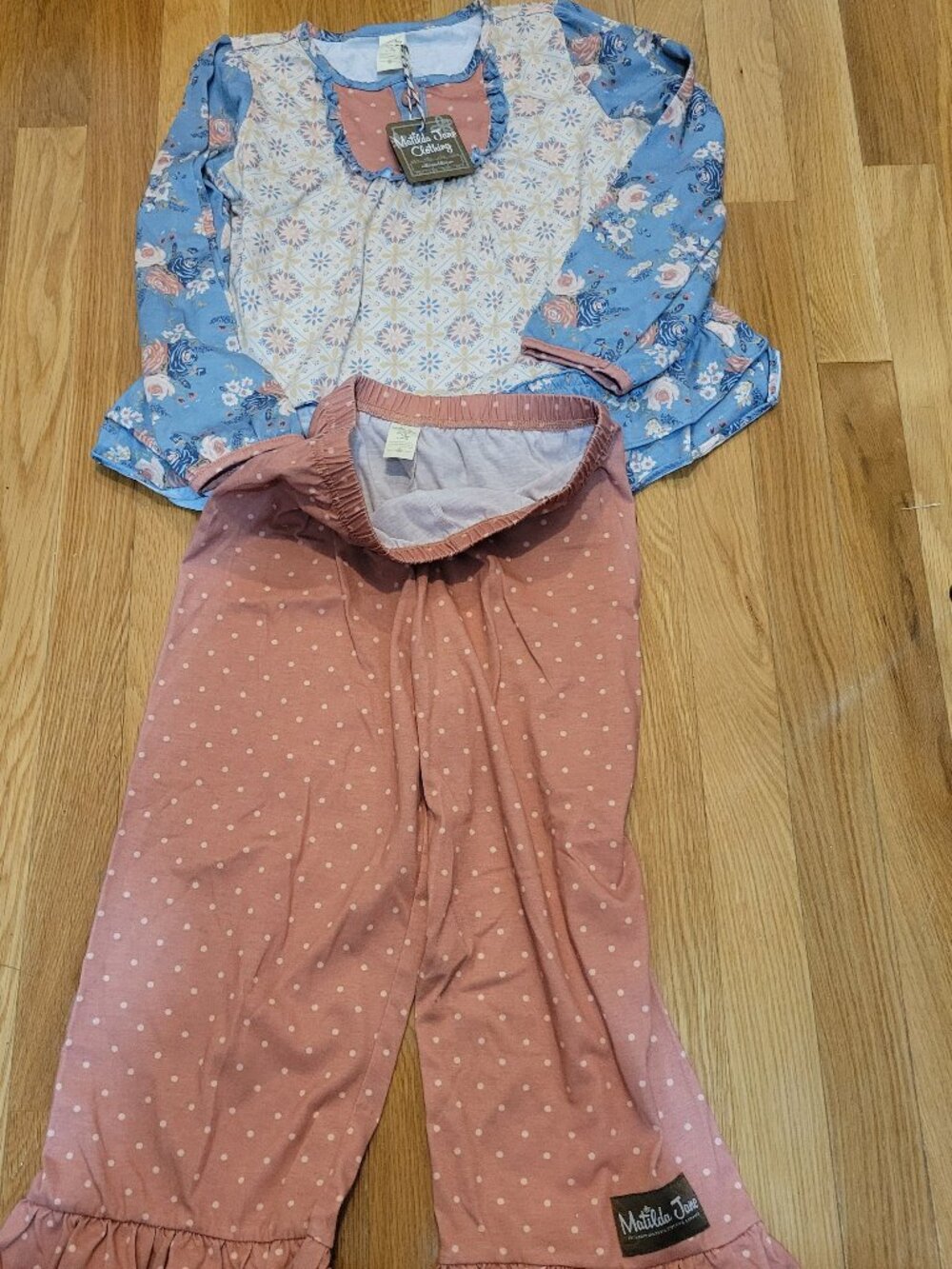 Nwt 2 pc Matilda Jane set